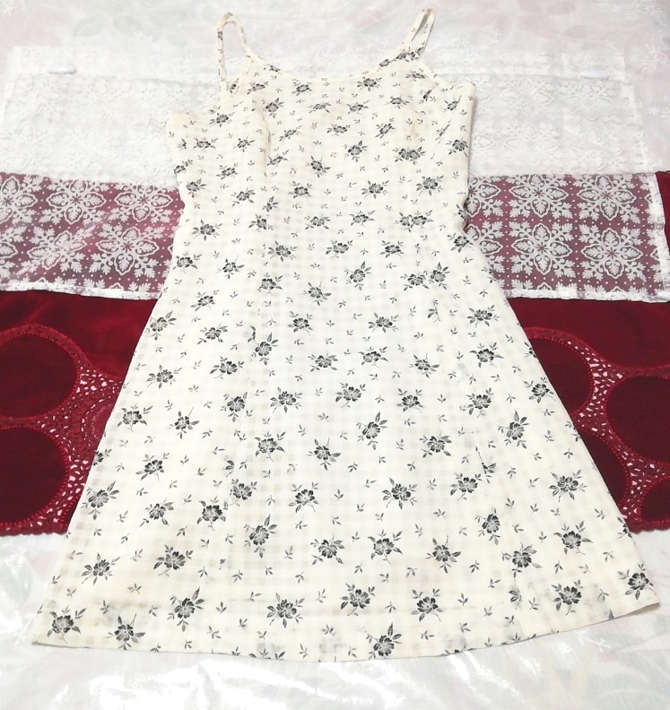 काले और सफेद पुष्प पैटर्न रोबे नाइटगाउन नाइटवियर कैमिसोल बेबीडॉल ड्रेस, पहनावा, महिलाओं का फैशन, अंगिया